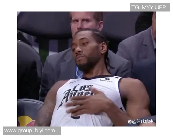 快船队飞往多伦多遭遇航班延误近十小时球员心情受影响 快船队飞往多伦多遭遇航班延误近十小时球员心情受影响