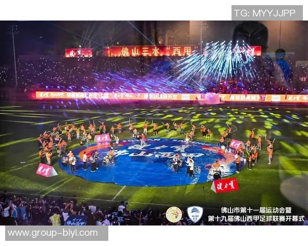 西甲球员开场静止抗议引发热议赛事转播俯瞰球场长达20秒